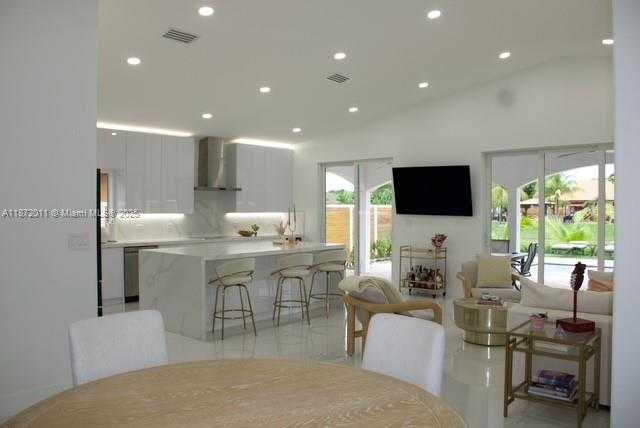 Small Image of 16056 SOUTH WEST 66TH TER #16056, Miami Number 4