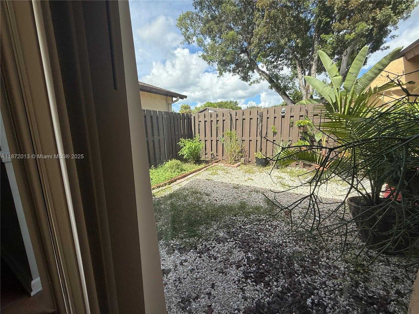 Small Image of 11754 SOUTH WEST 133RD CT, Miami Number 21