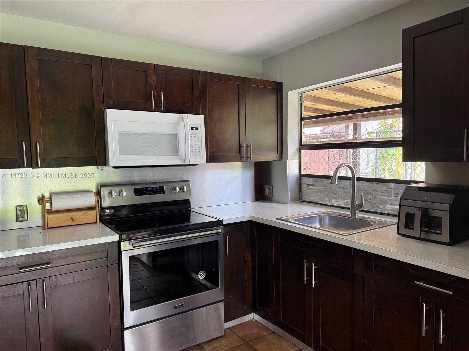 Small Image of 11754 SOUTH WEST 133RD CT, Miami Number 28