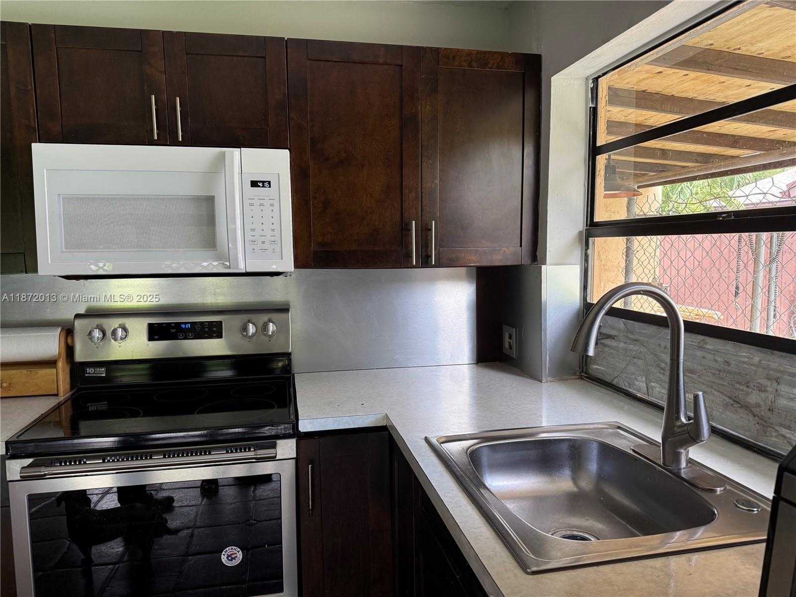 Small Image of 11754 SOUTH WEST 133RD CT, Miami Number 29