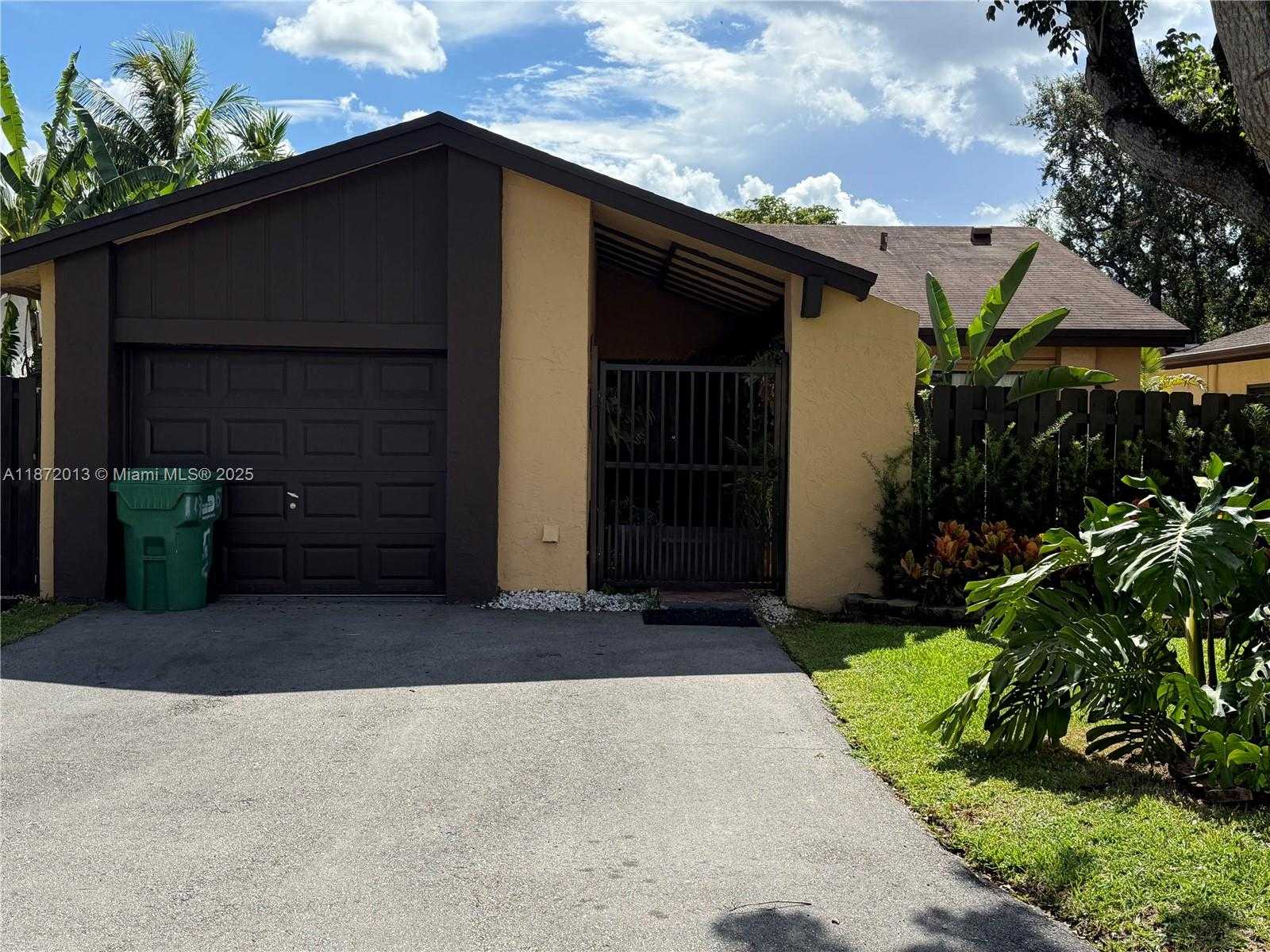 Small Image of 11754 SOUTH WEST 133RD CT, Miami Number 5