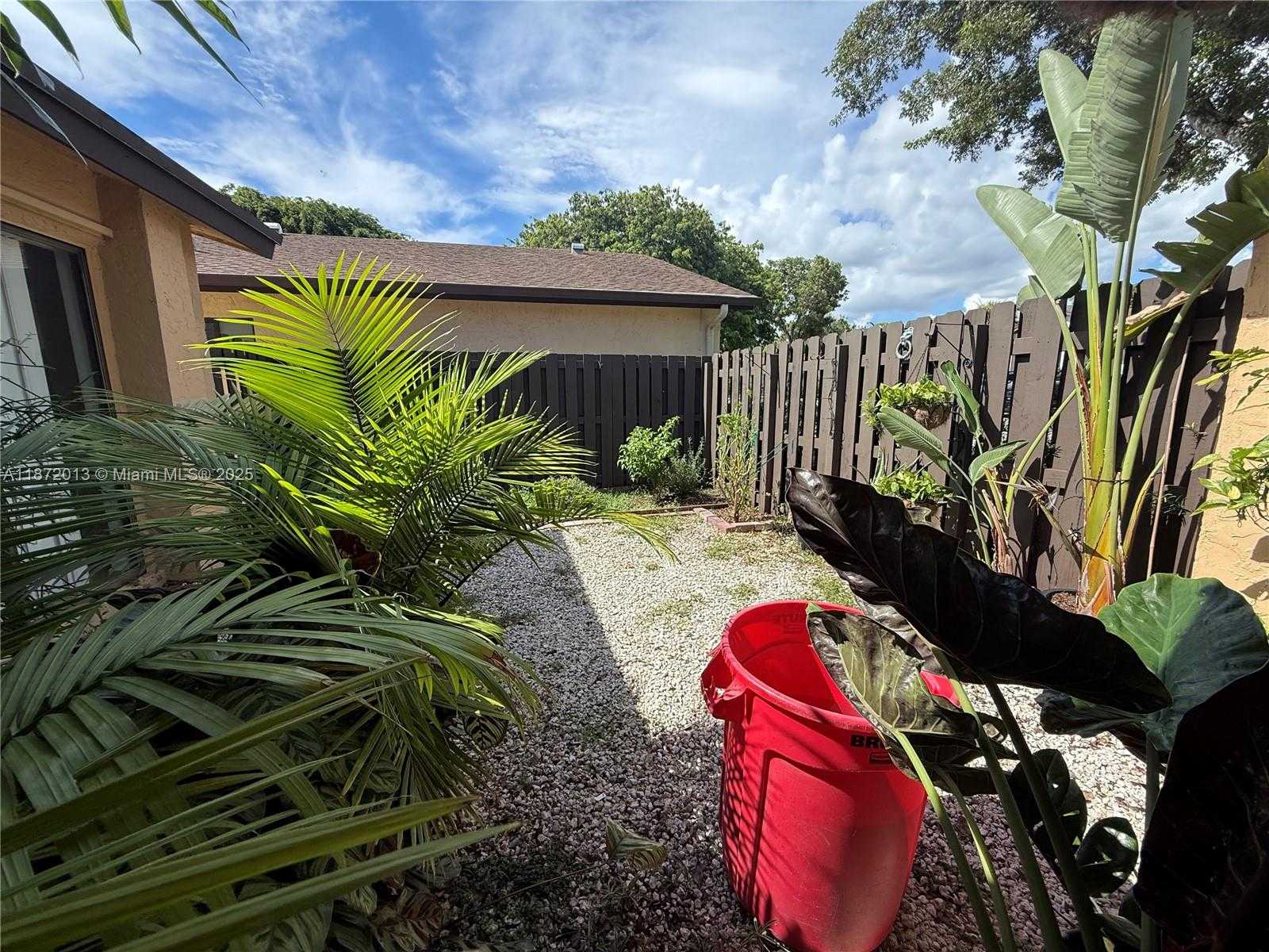 Small Image of 11754 SOUTH WEST 133RD CT, Miami Number 7