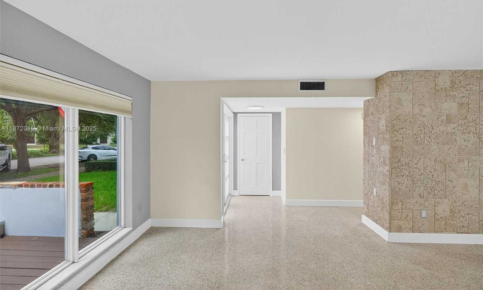 Small Image of 537 MENENDEZ AVE #537, Coral Gables Number 10