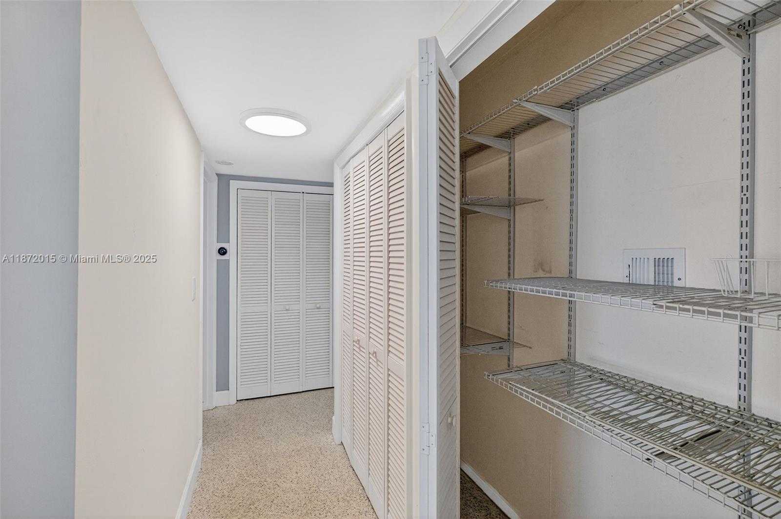 Small Image of 537 MENENDEZ AVE #537, Coral Gables Number 12