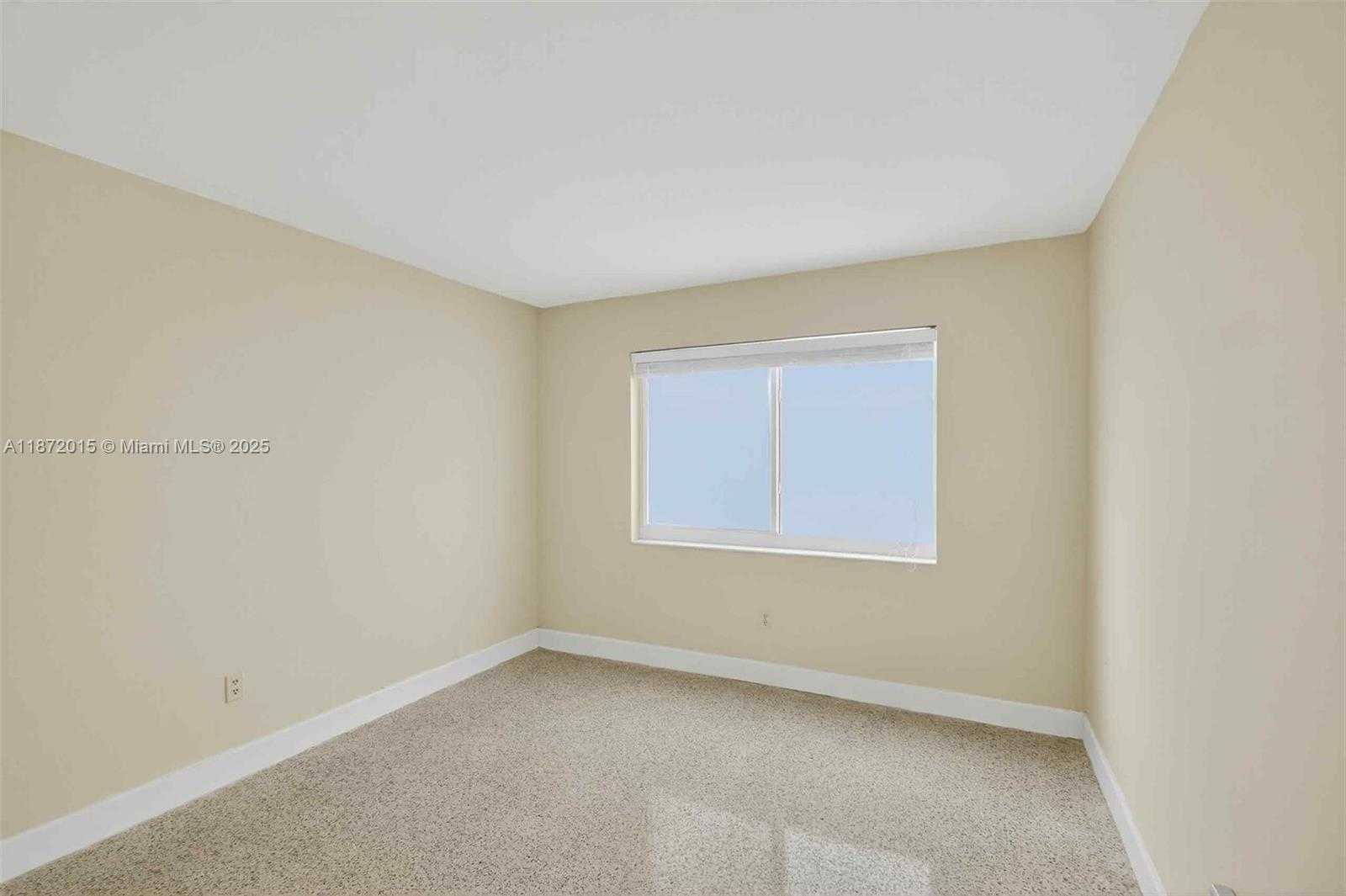 Small Image of 537 MENENDEZ AVE #537, Coral Gables Number 14
