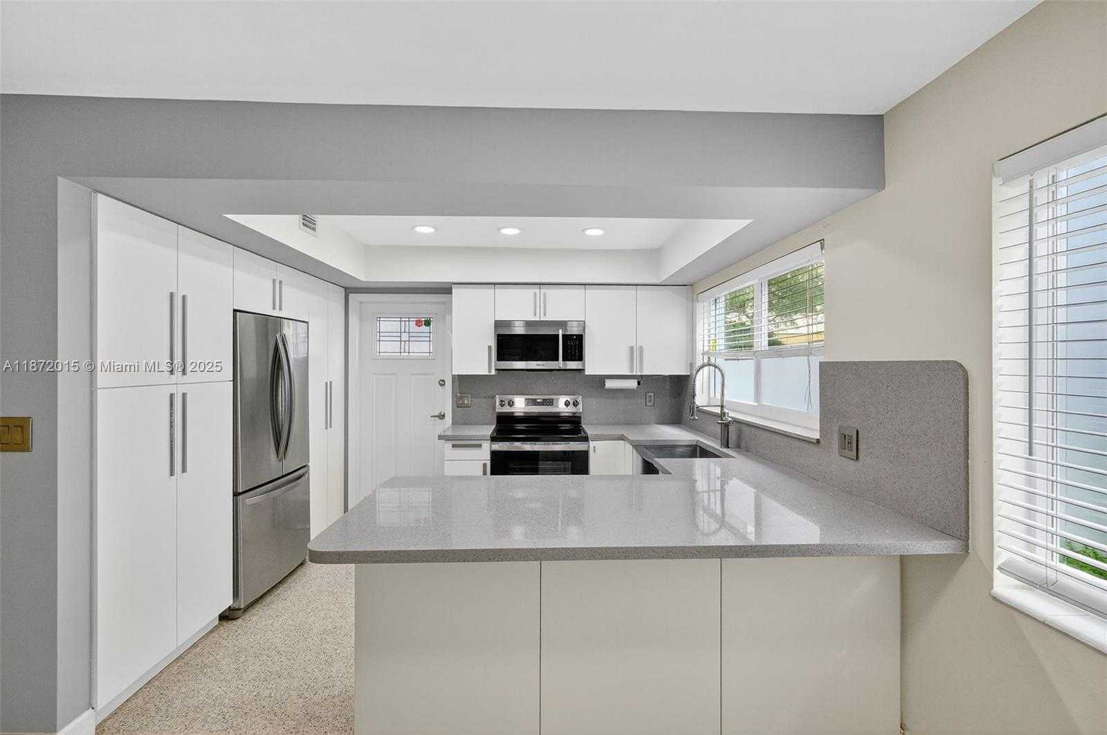 Small Image of 537 MENENDEZ AVE #537, Coral Gables Number 21