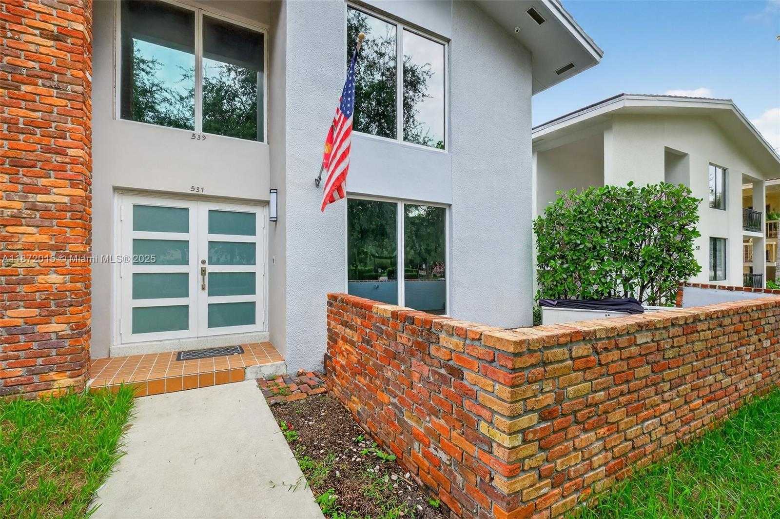 Small Image of 537 MENENDEZ AVE #537, Coral Gables Number 4