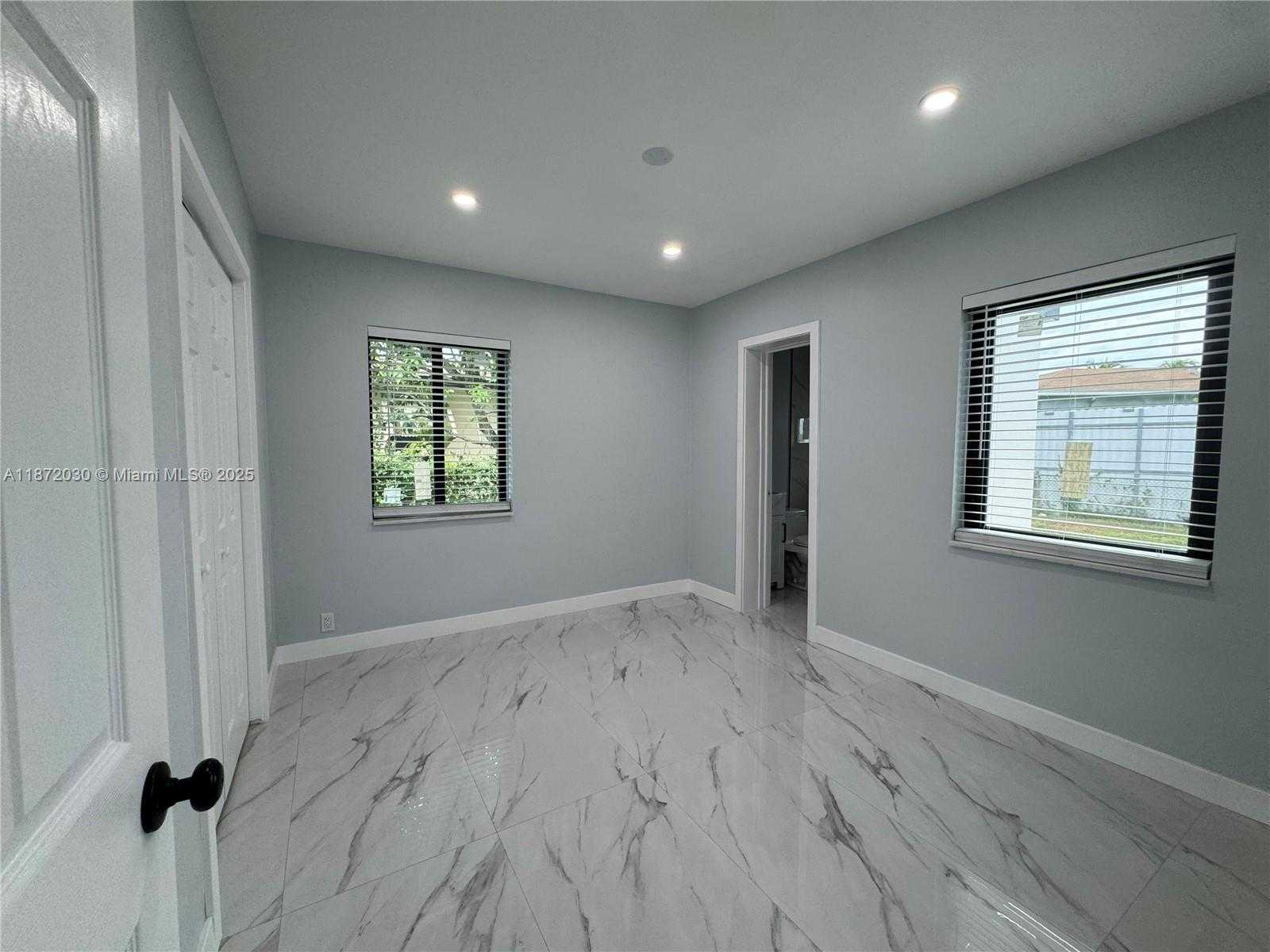 Small Image of 16440 NORTH EAST 10TH AVE, North Miami Beach Number 13