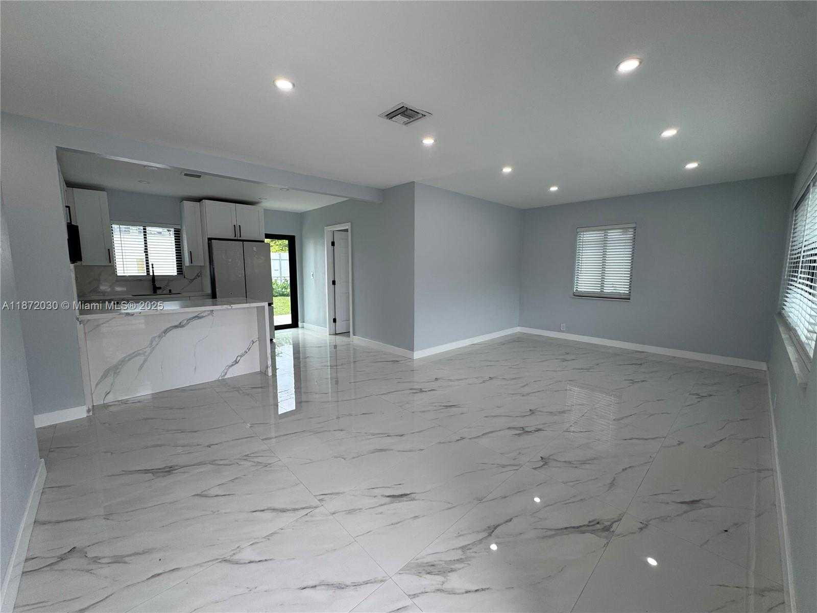 Small Image of 16440 NORTH EAST 10TH AVE, North Miami Beach Number 2