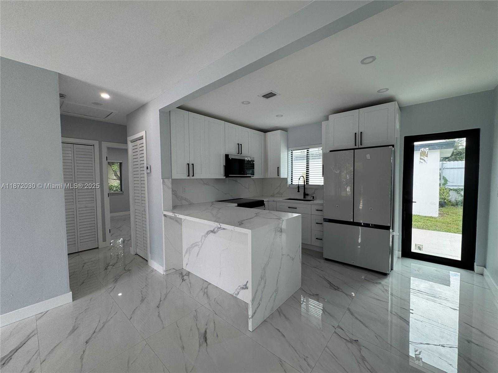 Small Image of 16440 NORTH EAST 10TH AVE, North Miami Beach Number 3