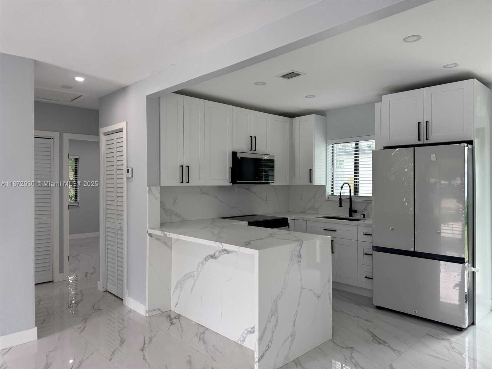 Small Image of 16440 NORTH EAST 10TH AVE, North Miami Beach Number 4