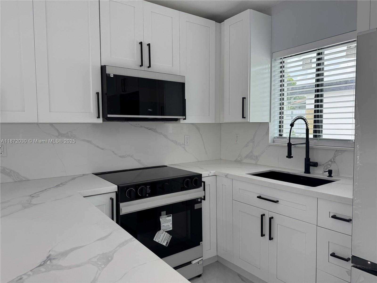 Small Image of 16440 NORTH EAST 10TH AVE, North Miami Beach Number 5