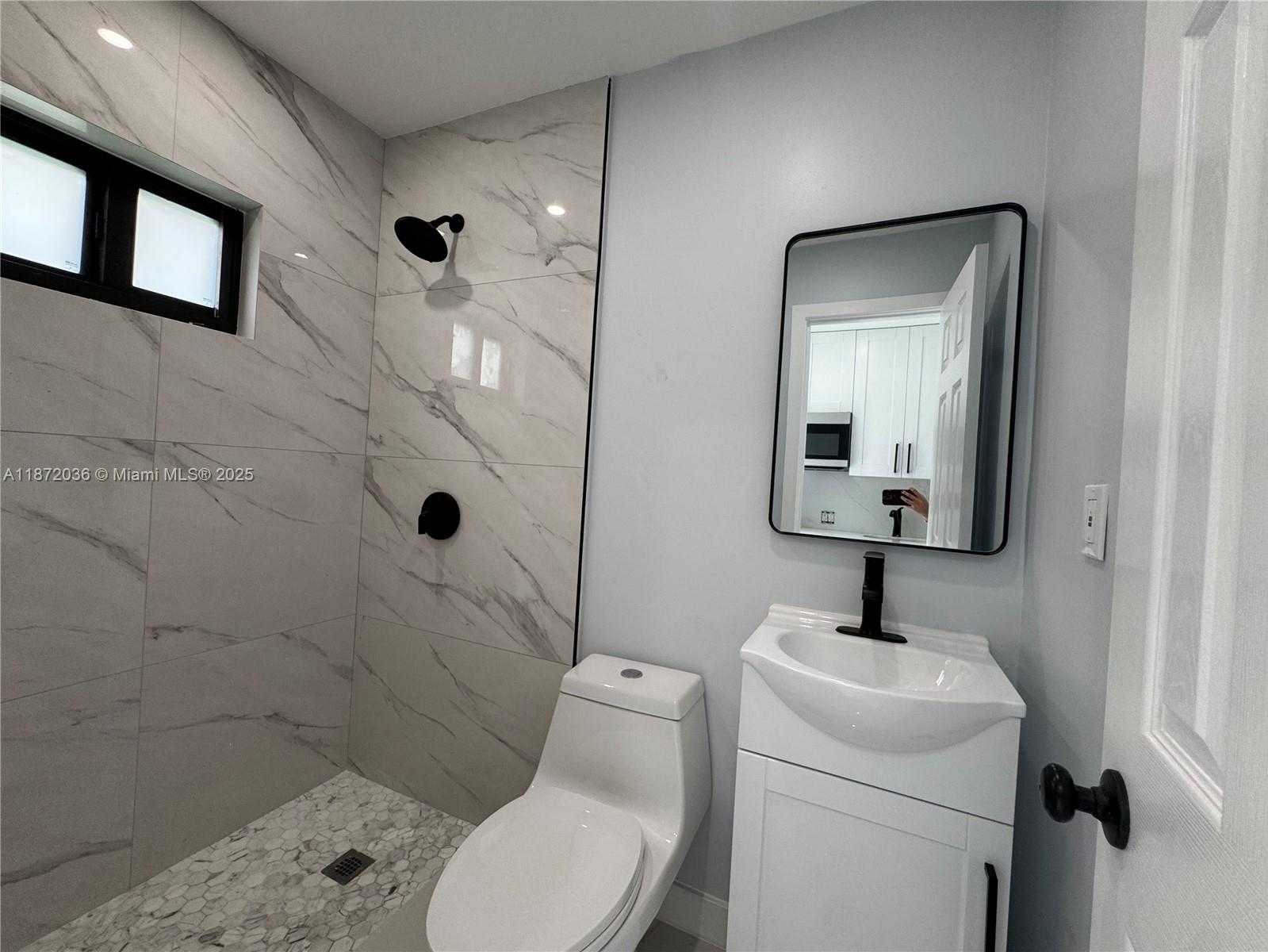 Small Image of 16440 NORTH EAST 10TH AVE #E, North Miami Beach Number 8