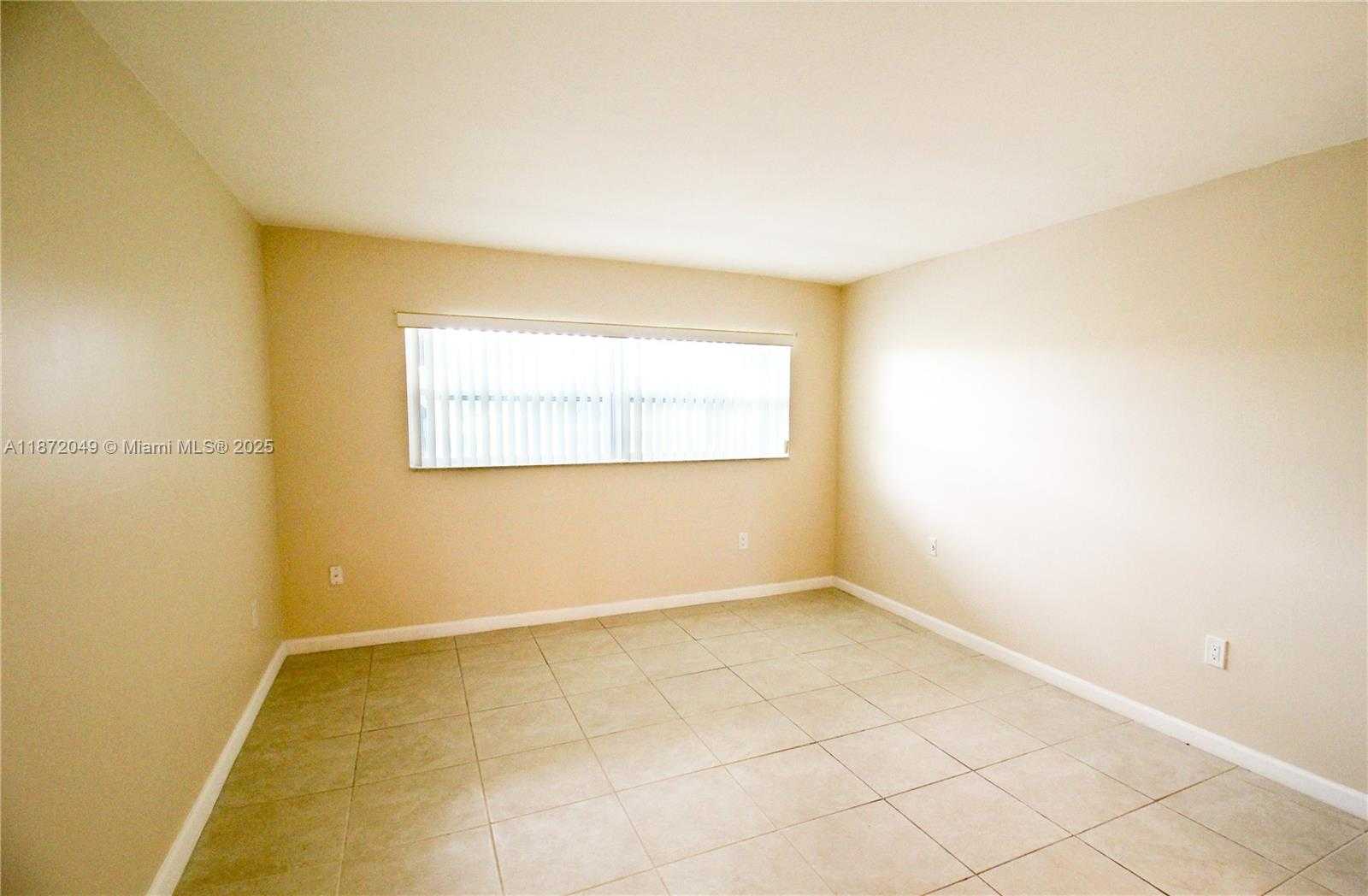 Small Image of 9359 FONTAINEBLEAU BLVD #F207, Miami Number 6