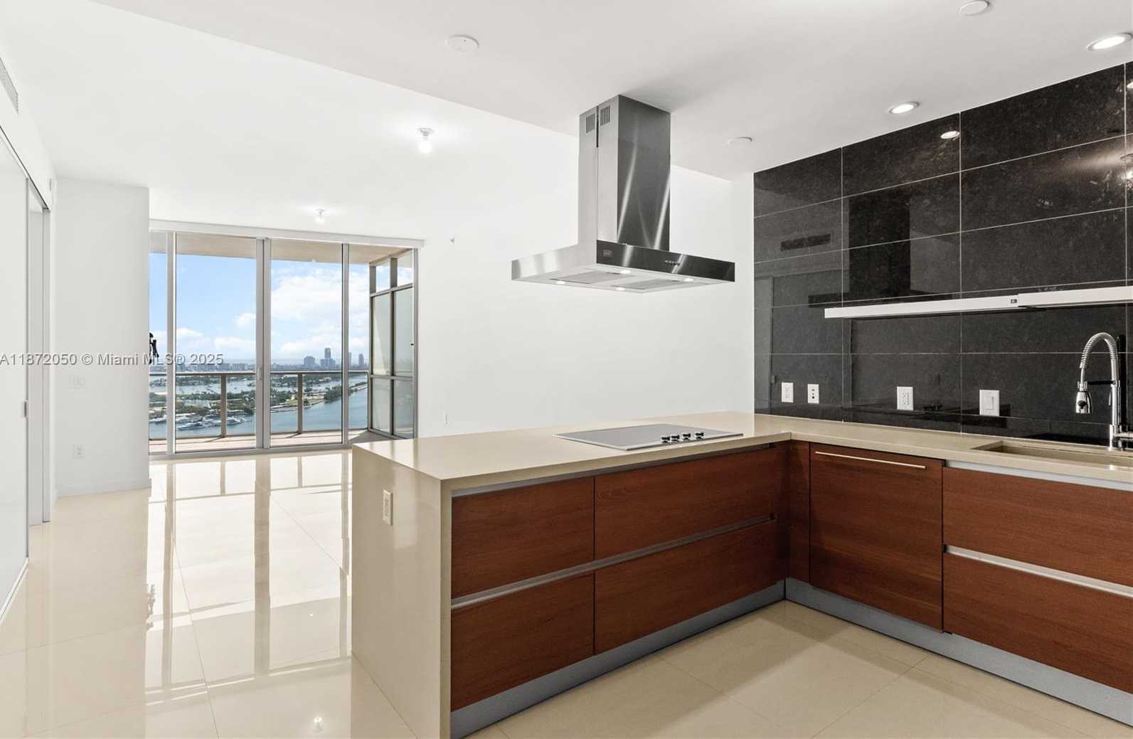 Small Image of 1100 BISCAYNE BLVD #3404, Miami Number 10