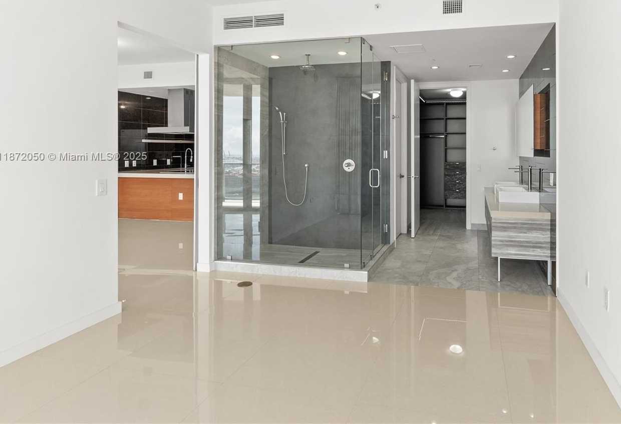 Small Image of 1100 BISCAYNE BLVD #3404, Miami Number 20