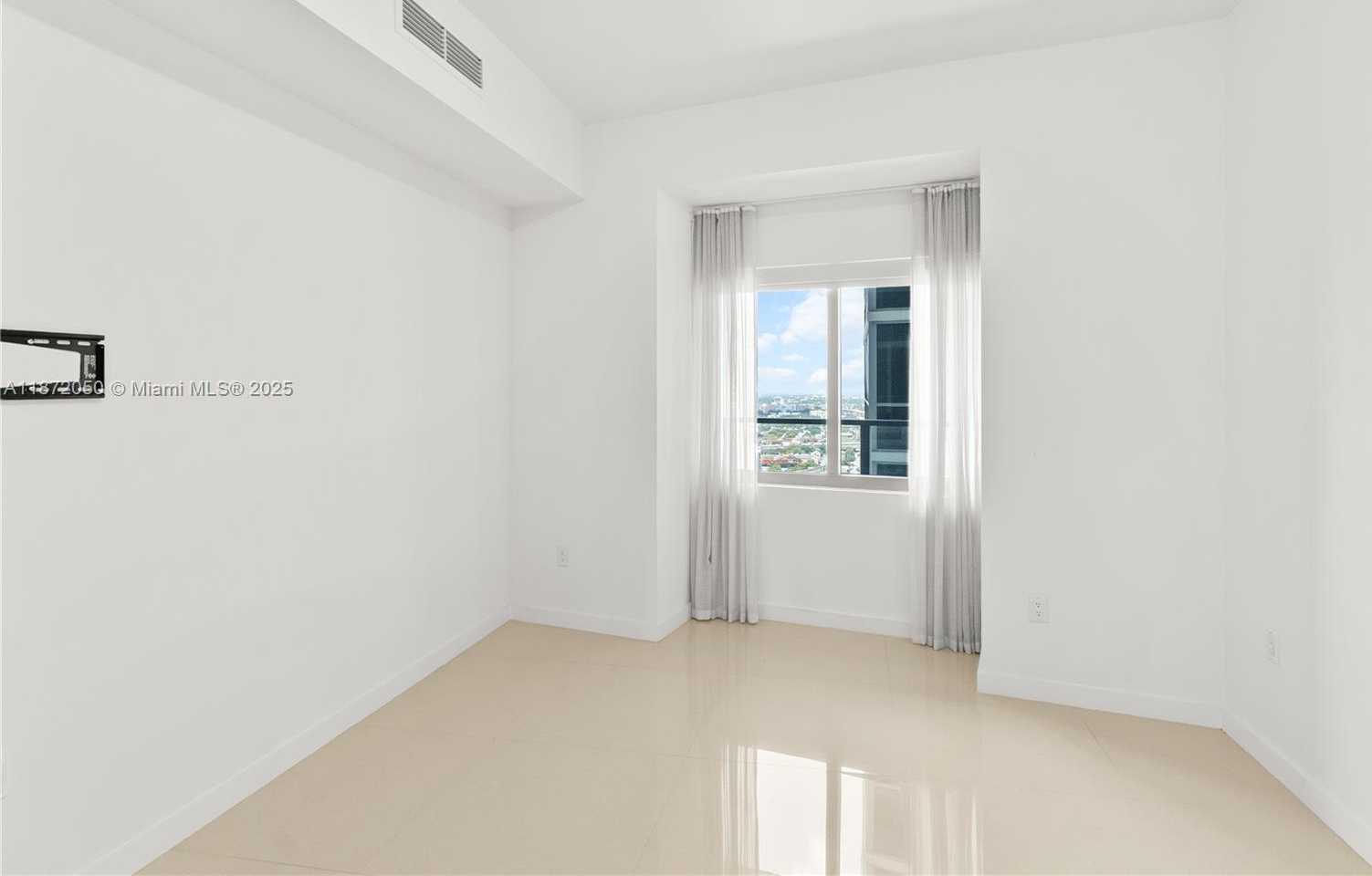 Small Image of 1100 BISCAYNE BLVD #3404, Miami Number 24