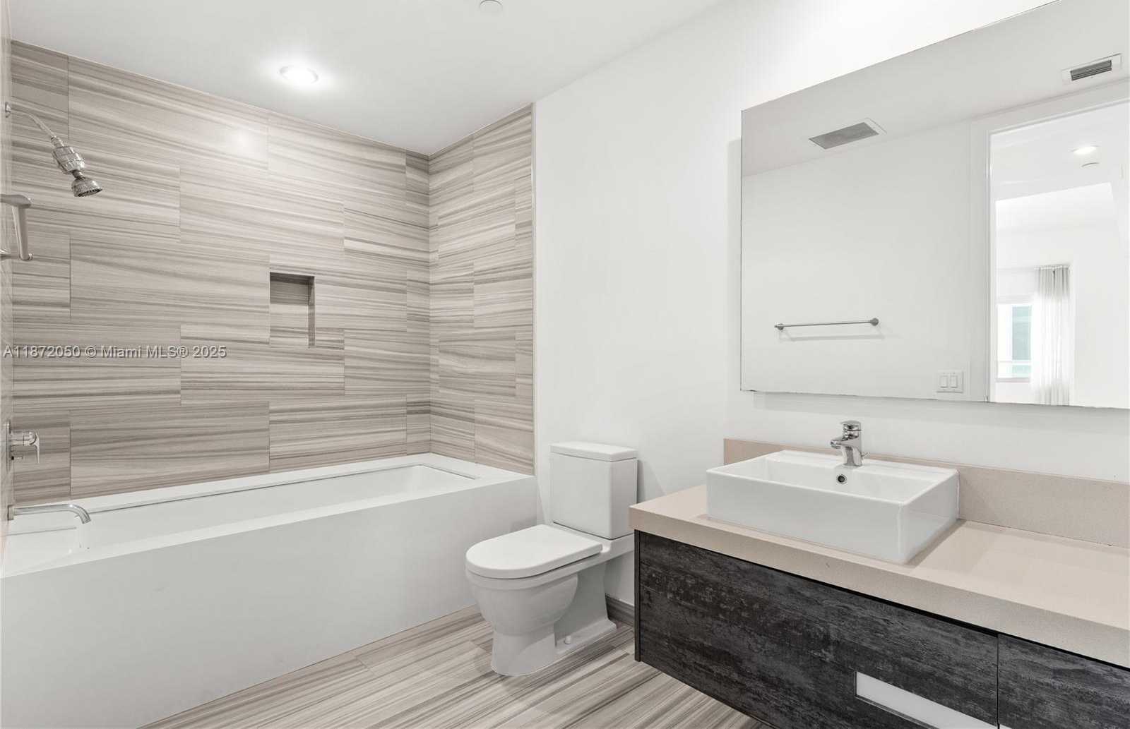 Small Image of 1100 BISCAYNE BLVD #3404, Miami Number 25