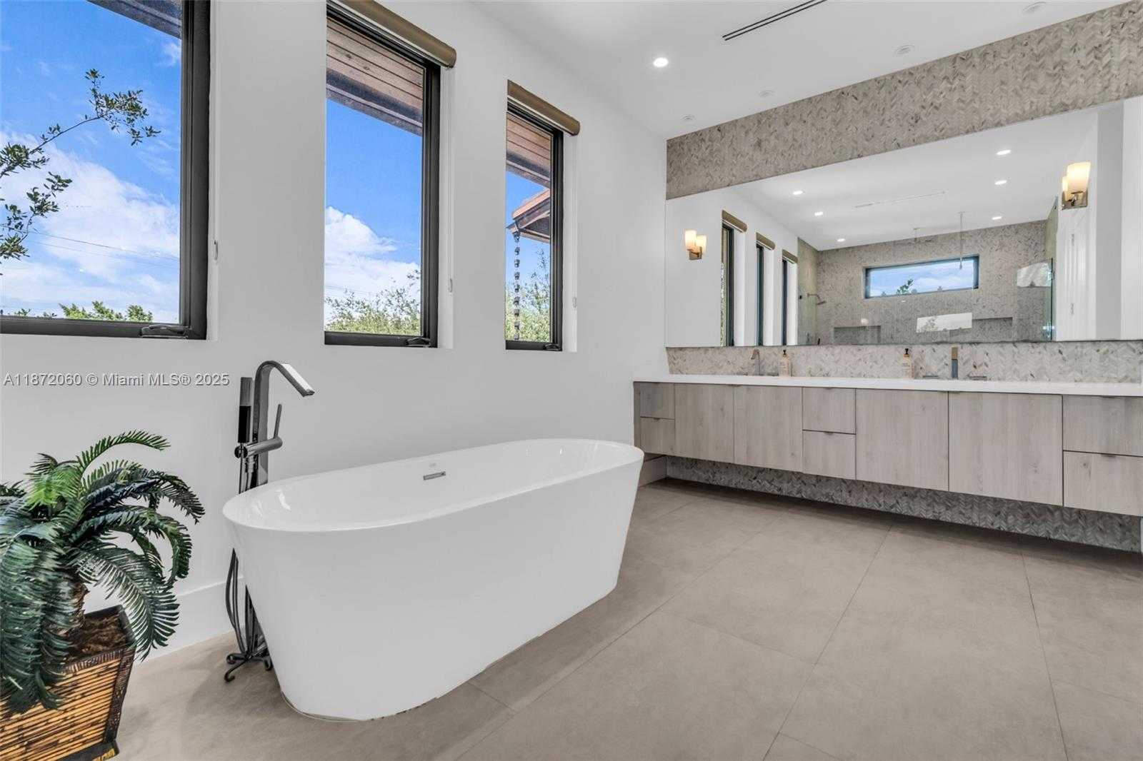Small Image of 6120 SOUTH WEST 80TH ST, South Miami Number 28
