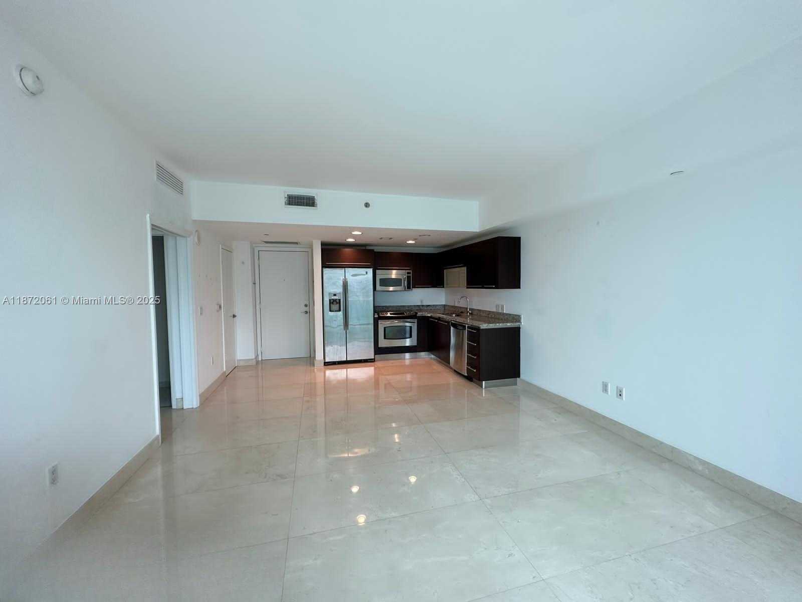 Small Image of 950 BRICKELL BAY DR #2609, Miami Number 3