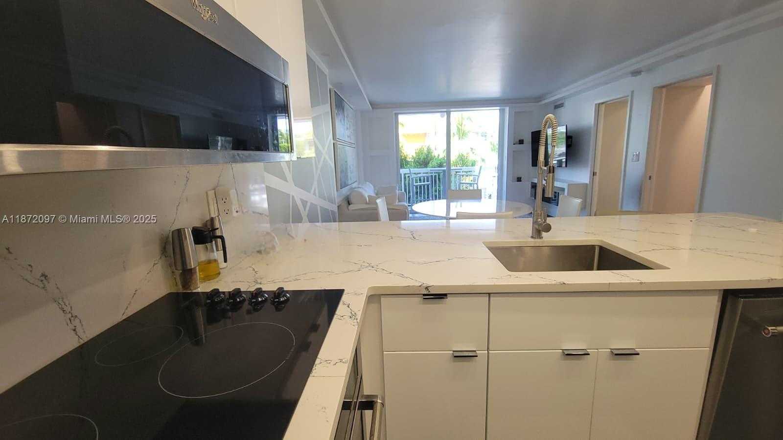 Small Image of 401 OCEAN DR #303, Miami Beach Number 12