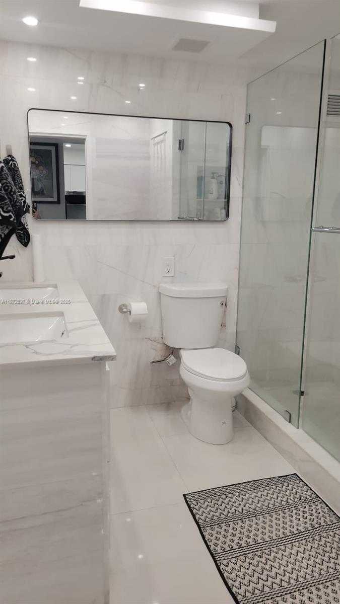 Small Image of 401 OCEAN DR #303, Miami Beach Number 18
