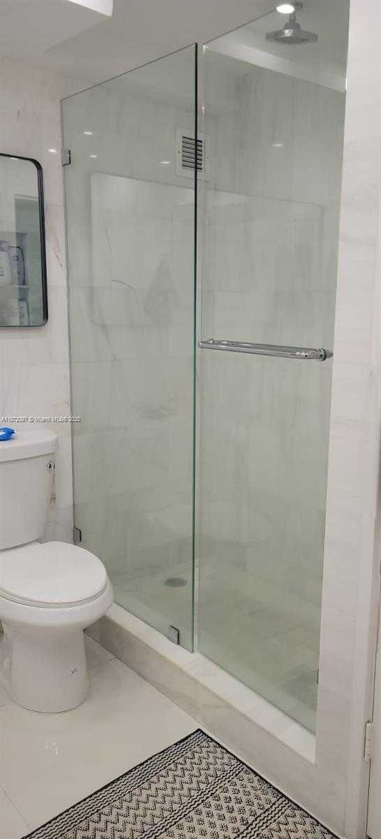 Small Image of 401 OCEAN DR #303, Miami Beach Number 19