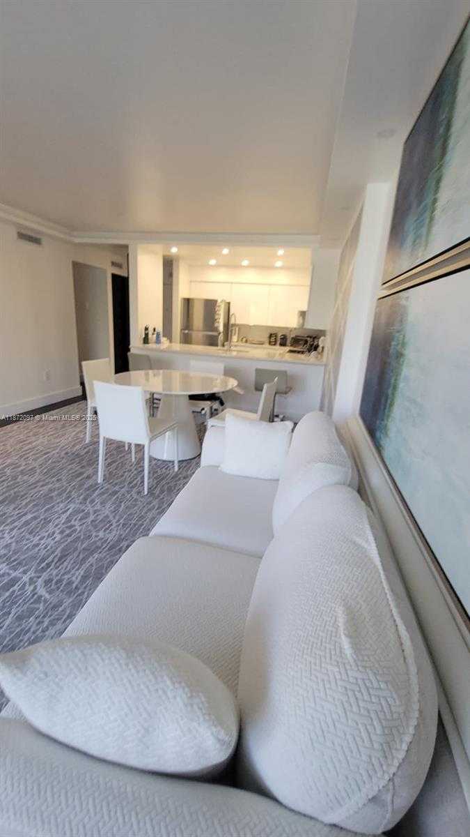 Small Image of 401 OCEAN DR #303, Miami Beach Number 23