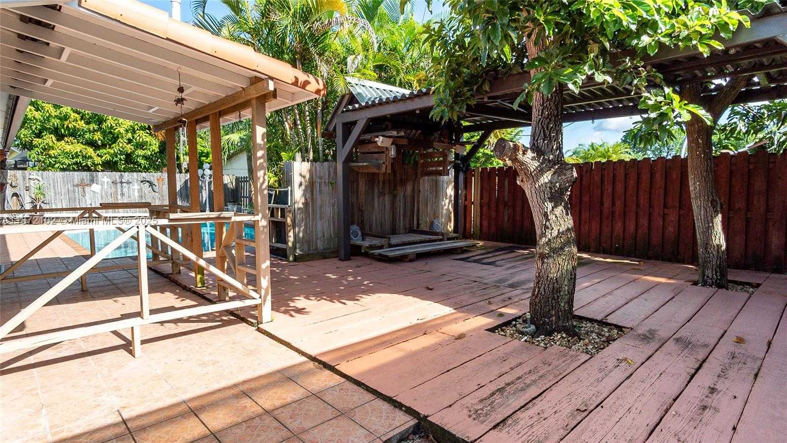 Small Image of 14541 SOUTH WEST 103RD ST, Miami Number 27