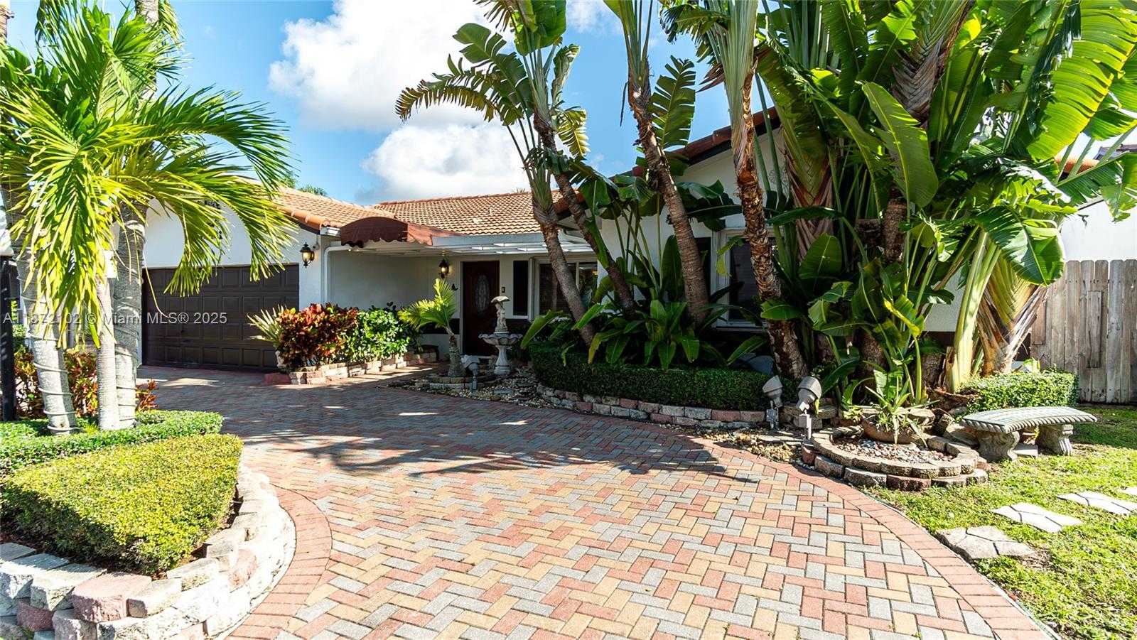 Small Image of 14541 SOUTH WEST 103RD ST, Miami Number 3