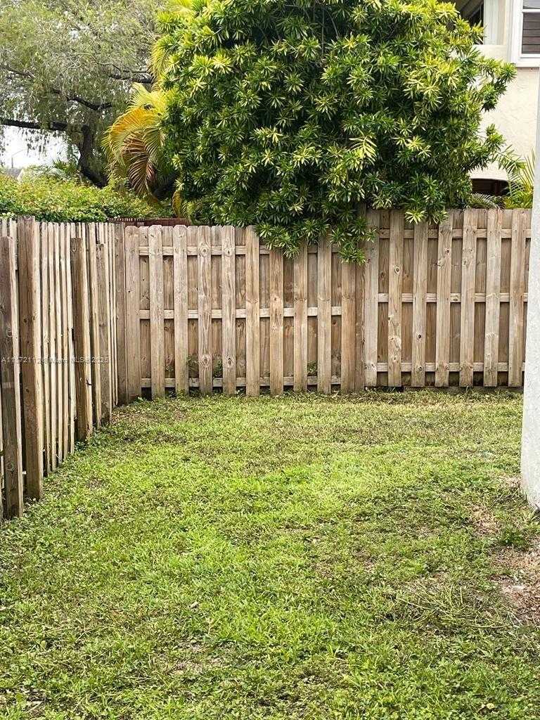 Small Image of 10025 NORTH WEST 51ST TER, Doral Number 27