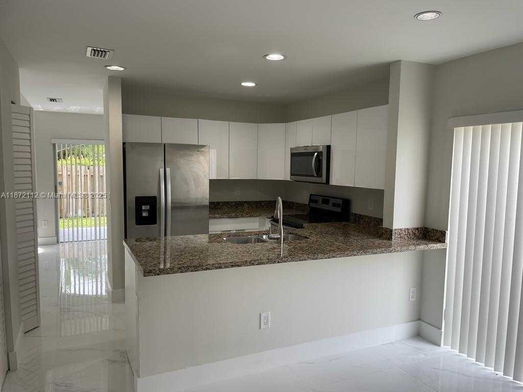 Small Image of 10025 NORTH WEST 51ST TER, Doral Number 6