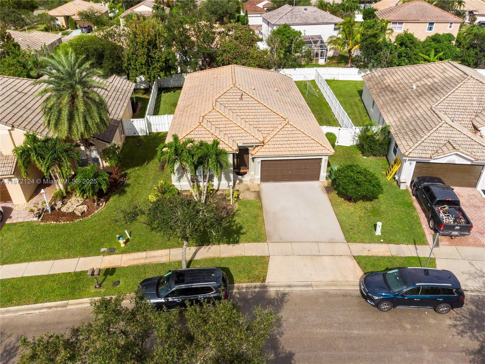Small Image of 14275 NORTH WEST 18TH PL, Pembroke Pines Number 2