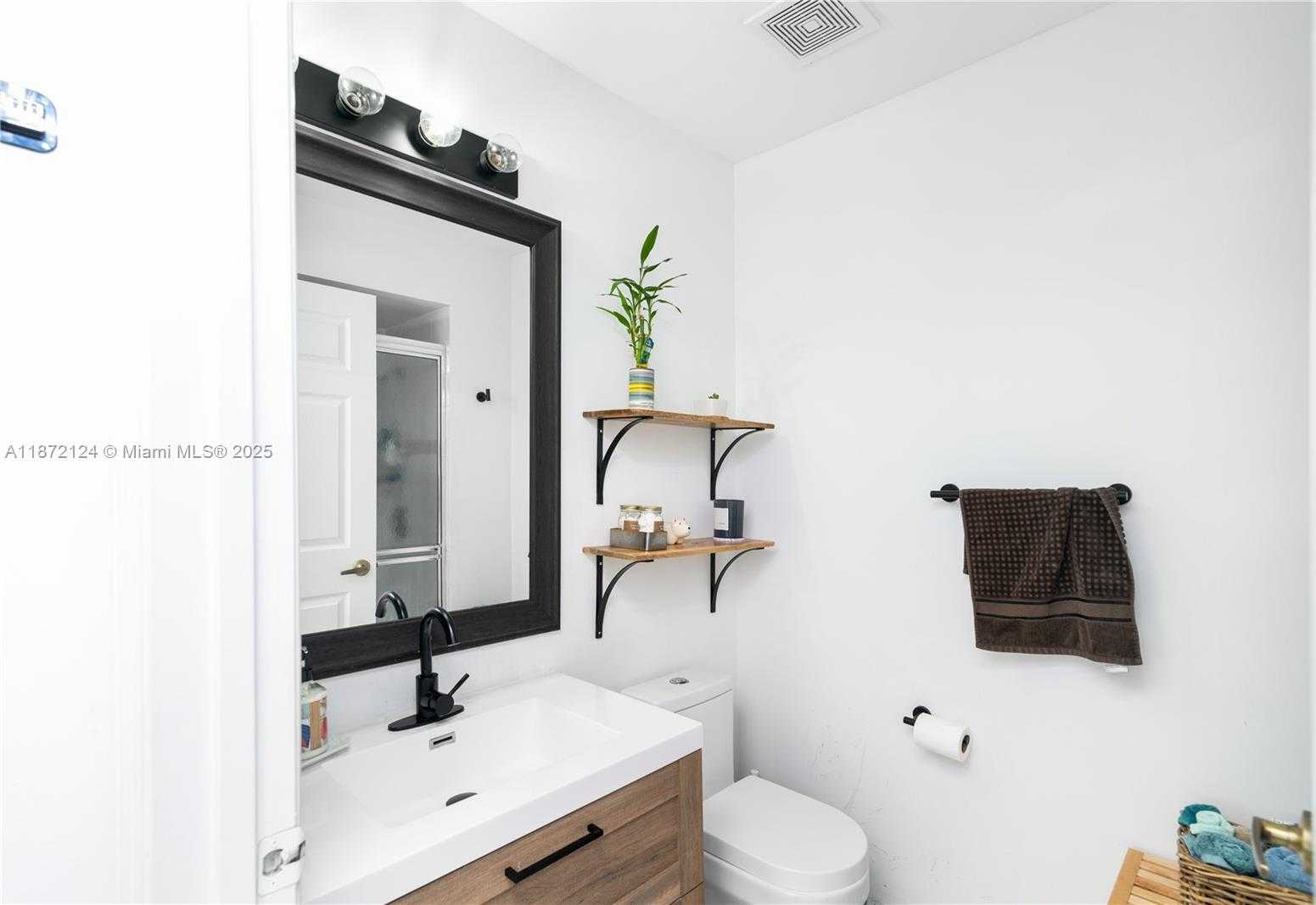 Small Image of 14275 NORTH WEST 18TH PL, Pembroke Pines Number 20