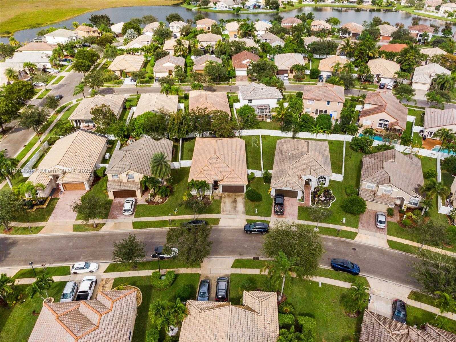 Small Image of 14275 NORTH WEST 18TH PL, Pembroke Pines Number 35