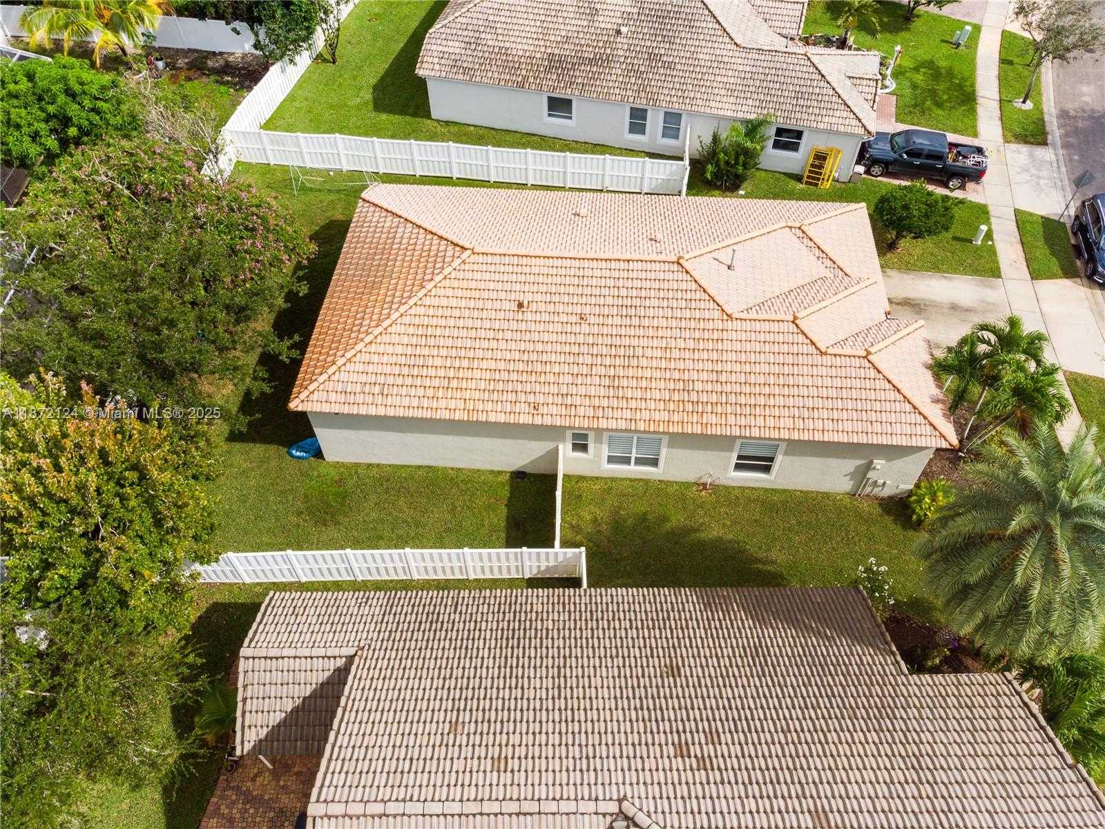 Small Image of 14275 NORTH WEST 18TH PL, Pembroke Pines Number 36