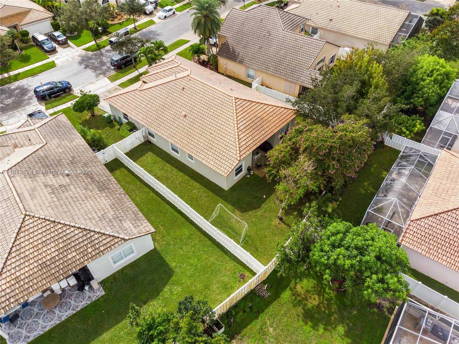 Small Image of 14275 NORTH WEST 18TH PL, Pembroke Pines Number 37