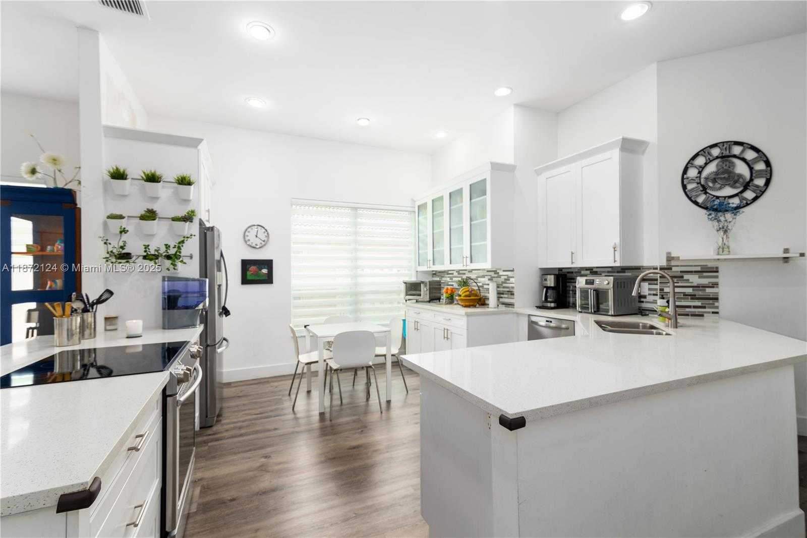 Small Image of 14275 NORTH WEST 18TH PL, Pembroke Pines Number 9