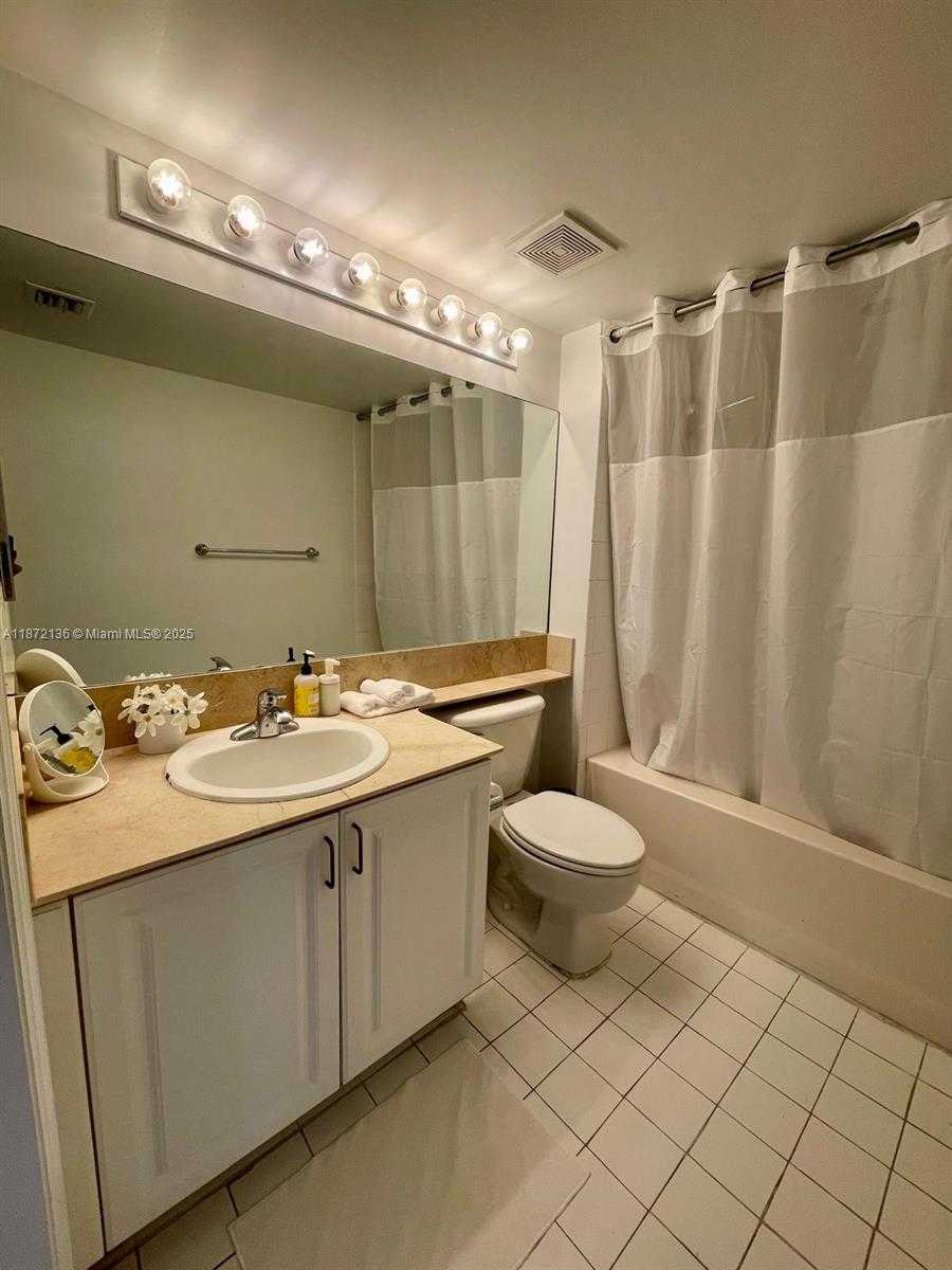 Small Image of 1155 BRICKELL BAY DR #1805, Miami Number 10