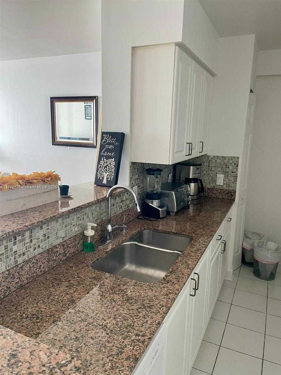 Small Image of 1155 BRICKELL BAY DR #1805, Miami Number 11