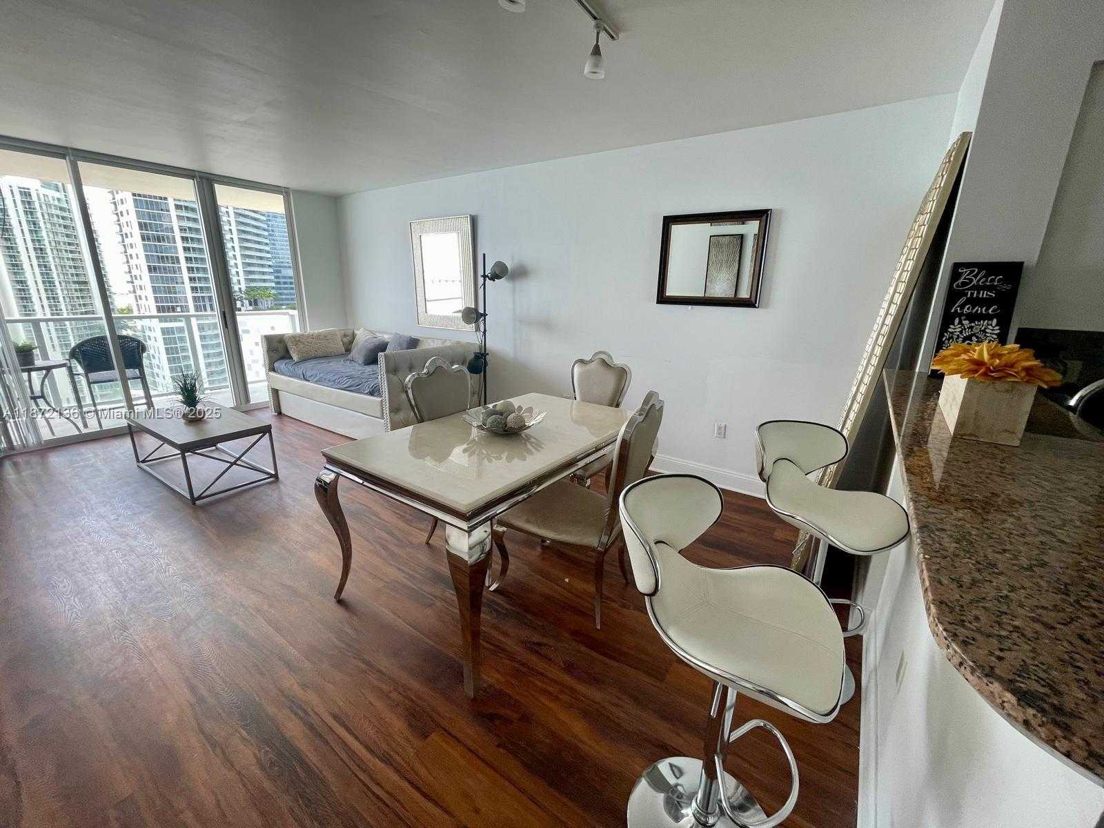 Small Image of 1155 BRICKELL BAY DR #1805, Miami Number 2