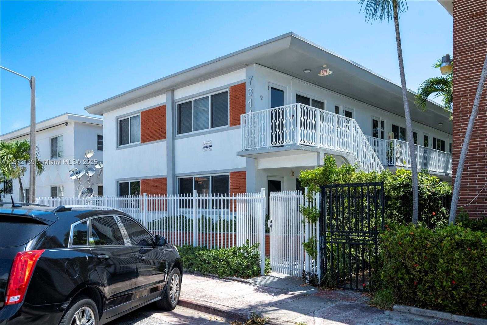 Small Image of 7311 BYRON AVE #2, Miami Beach Number 16
