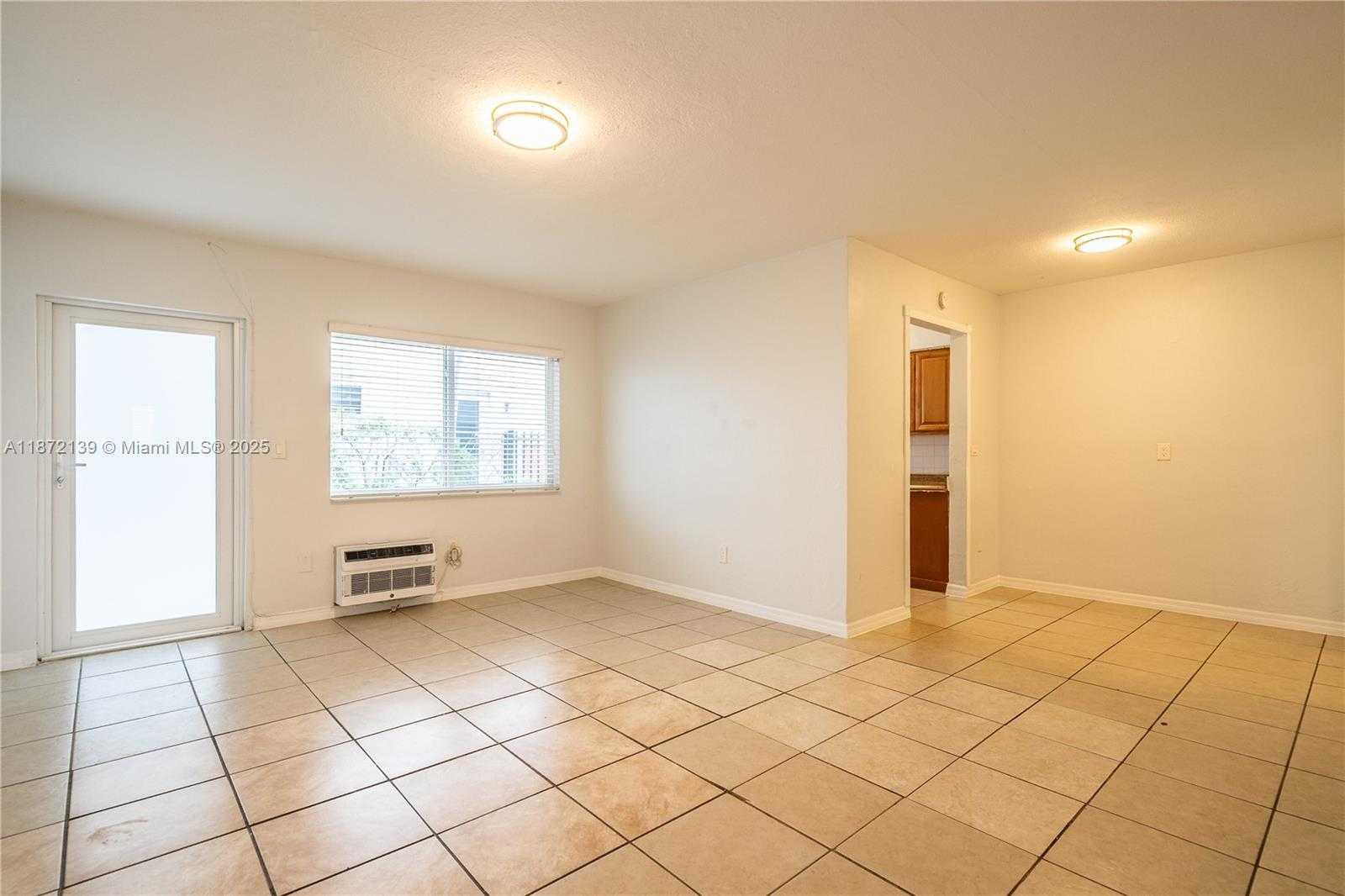 Small Image of 7311 BYRON AVE #2, Miami Beach Number 3
