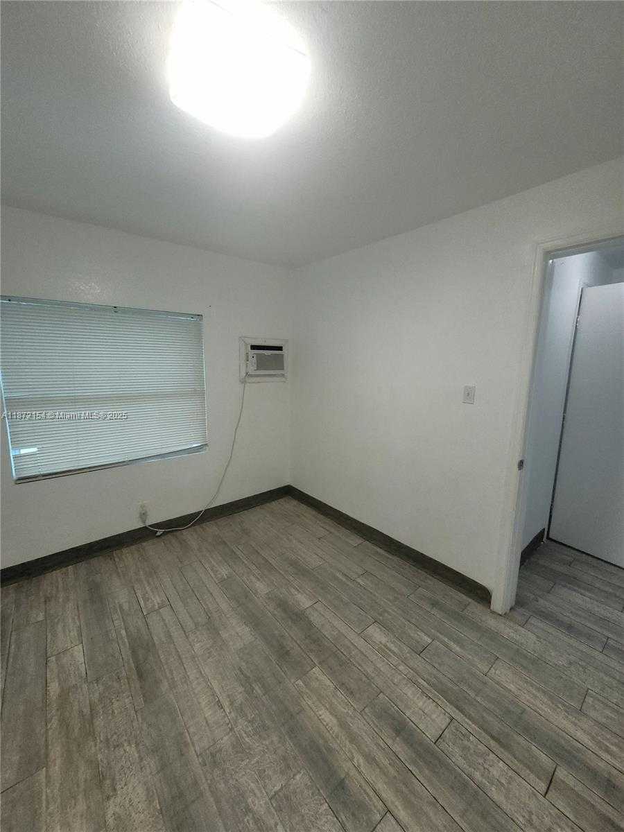 Small Image of 5720 NORTH EAST MIAMI PL, Miami Number 13