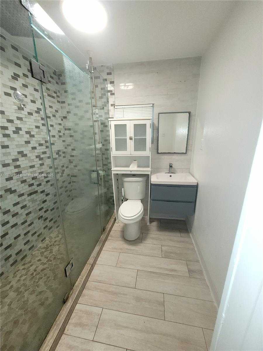 Small Image of 5720 NORTH EAST MIAMI PL, Miami Number 14