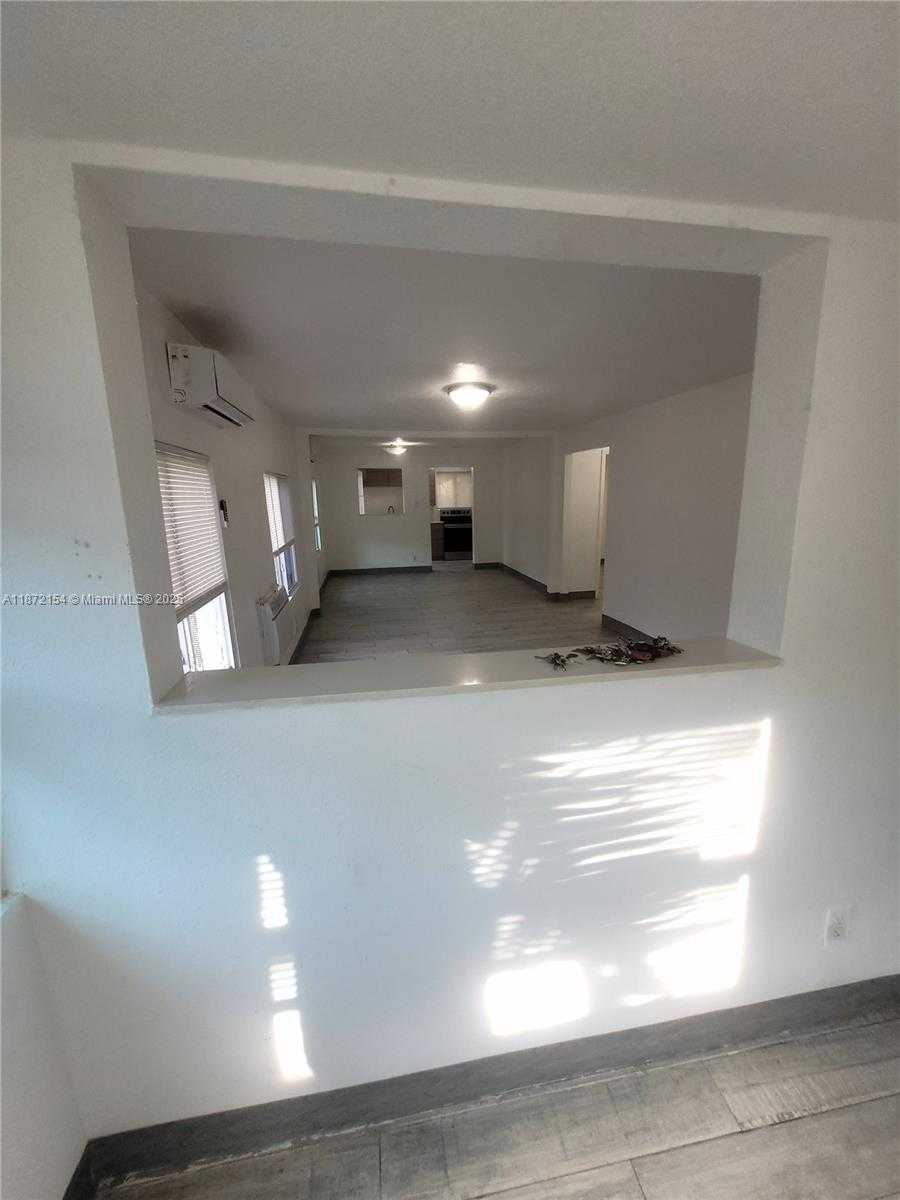 Small Image of 5720 NORTH EAST MIAMI PL, Miami Number 17
