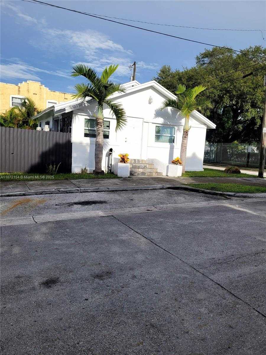 Small Image of 5720 NORTH EAST MIAMI PL, Miami Number 3