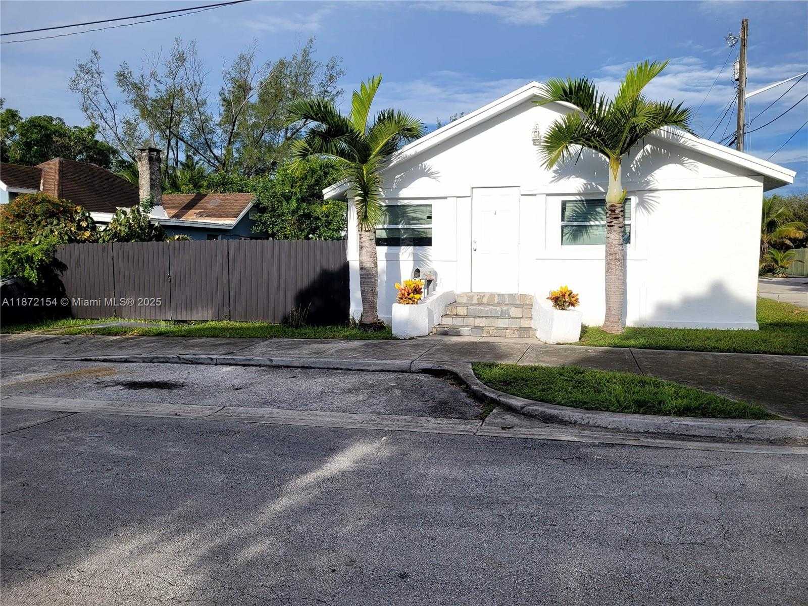 Small Image of 5720 NORTH EAST MIAMI PL, Miami Number 4