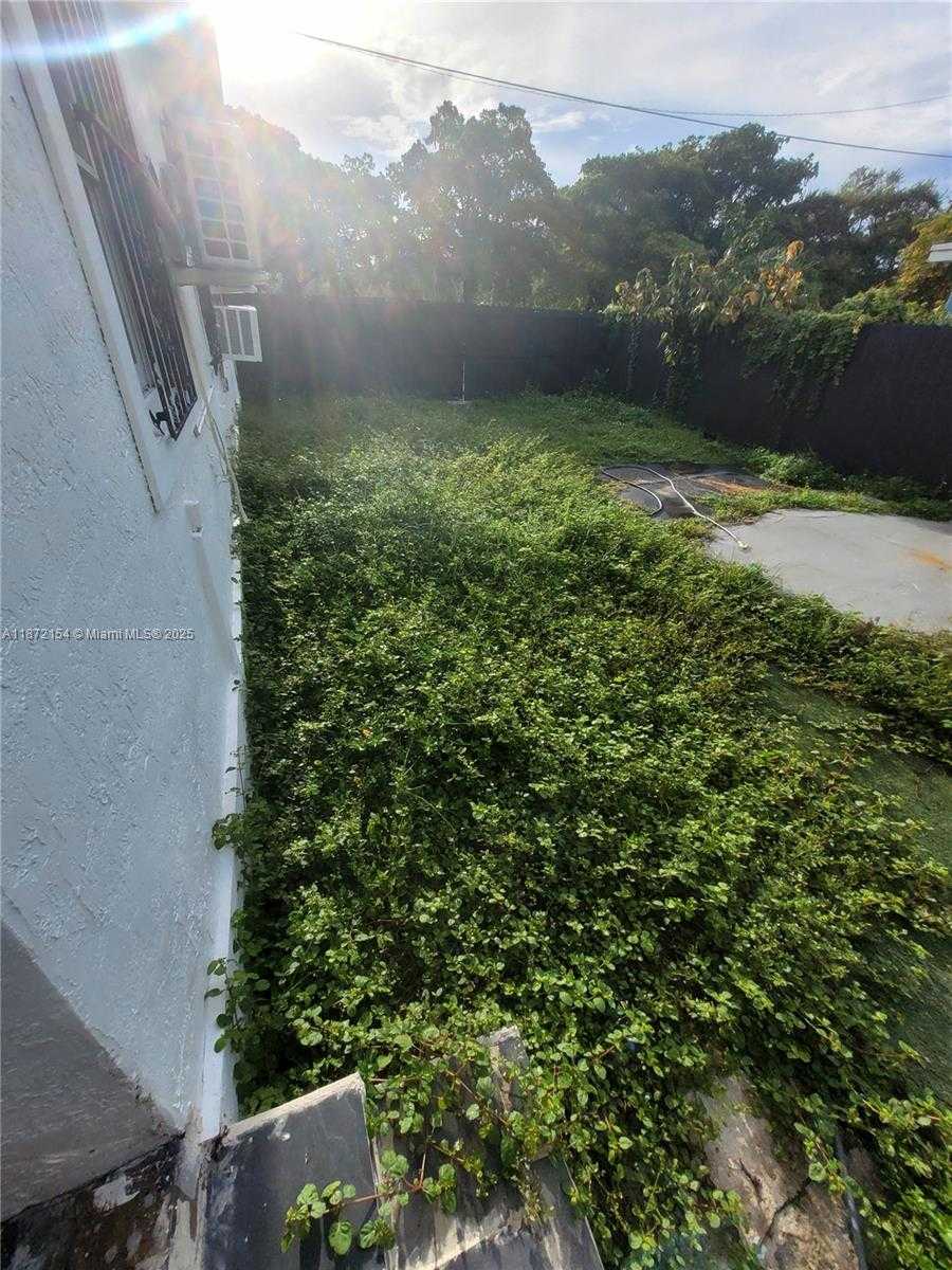 Small Image of 5720 NORTH EAST MIAMI PL, Miami Number 5