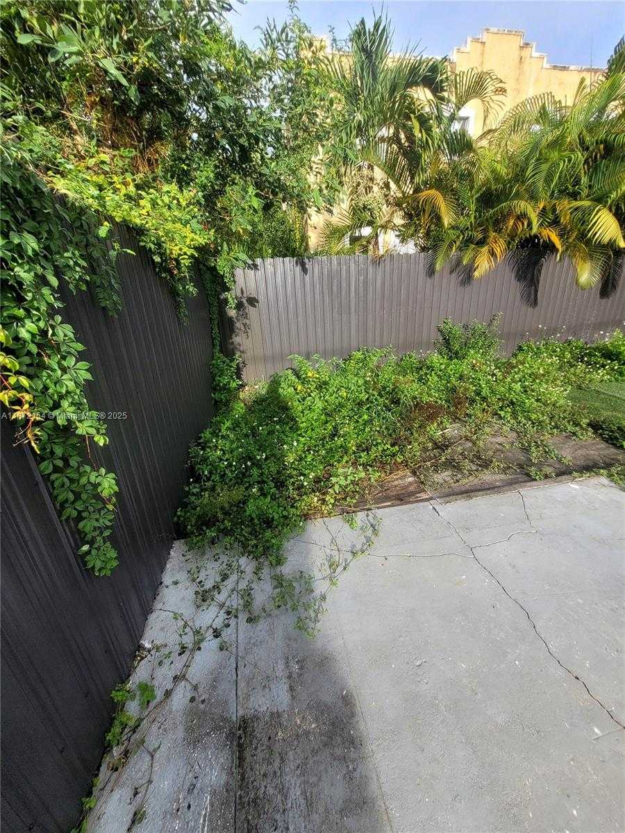 Small Image of 5720 NORTH EAST MIAMI PL, Miami Number 8